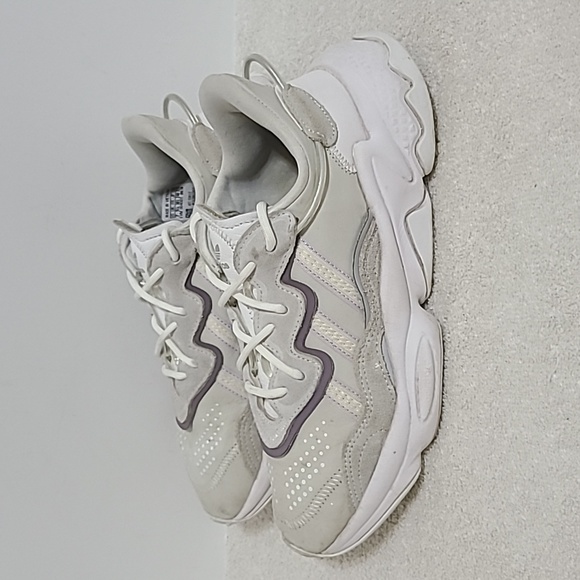 Adidas Women's Ozweego 'Cloud White' Silver Metallic Running Shoes EG0552 Size 7 - Picture 1 of 8